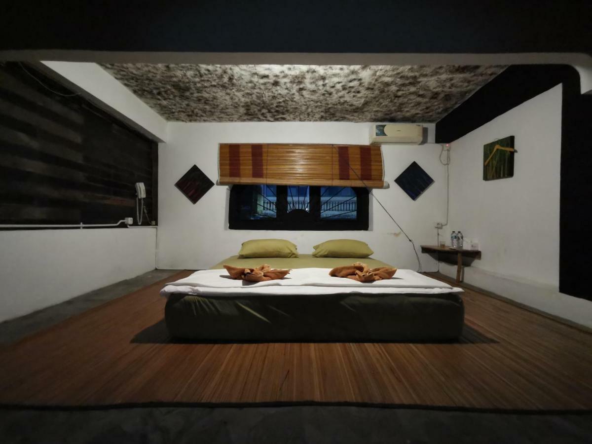 Bat & Arrow Hotel